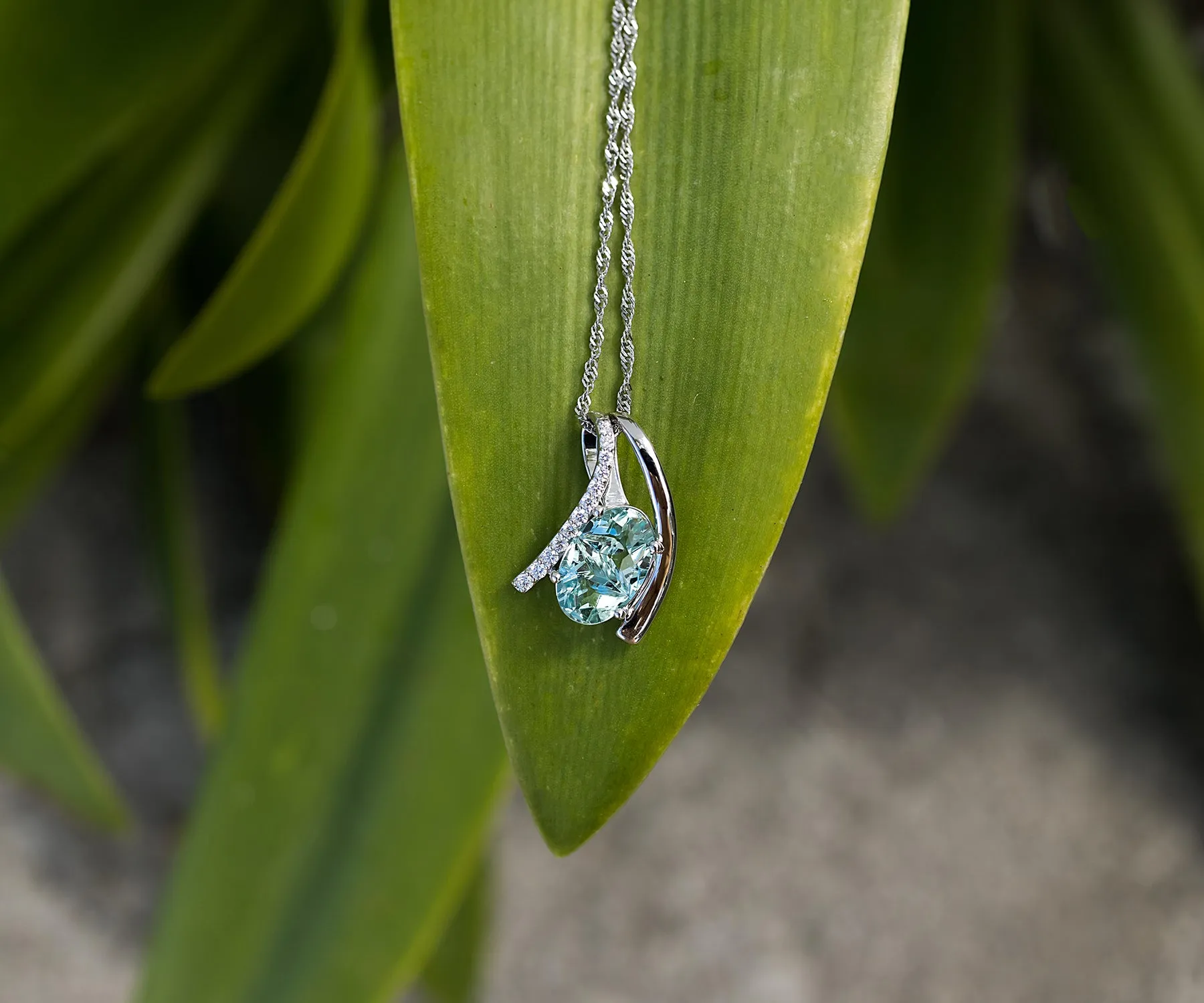 Freeform Green Aquamarine Diamond Necklace