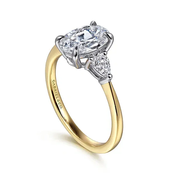 Two-Tone Oval Three Stone Diamond Engagement Ring Mounting