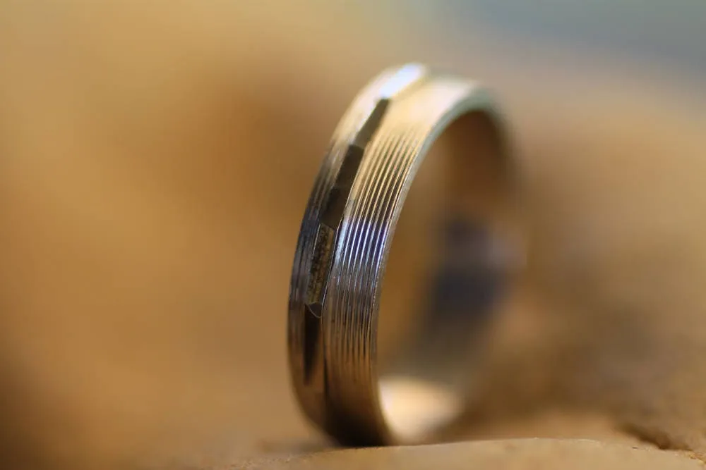 Wedding gold ring for men