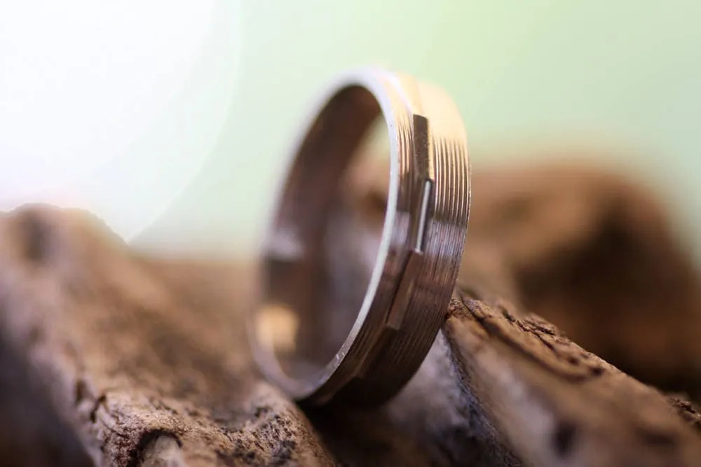 Wedding gold ring for men